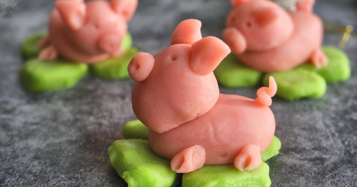 Selfmade Marzipan Pig for New Years