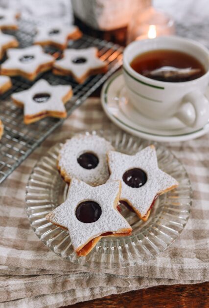 Linzer Cookies (Our Excellent Recipe!) Linzer Cookies (Our Excellent Recipe!)